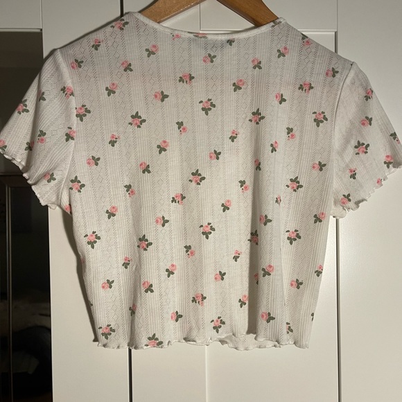 Shein floral print faux pearl knit buttoned top, crop white and pink flowers - Picture 5 of 6